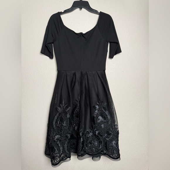 Giani Bini Women Size‎ Medium Dana Off the Shoulder Embroidered Elegant Dress - Picture 7 of 8